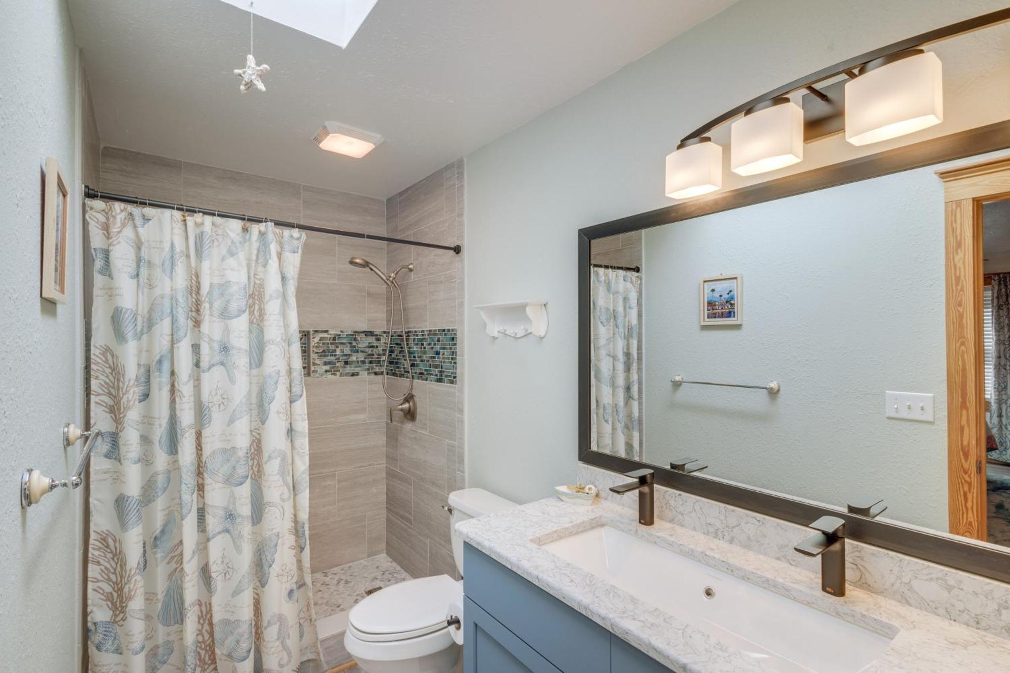 Coastal Home With Deck And Outdoor Shower Kill Devil Hills Exterior foto